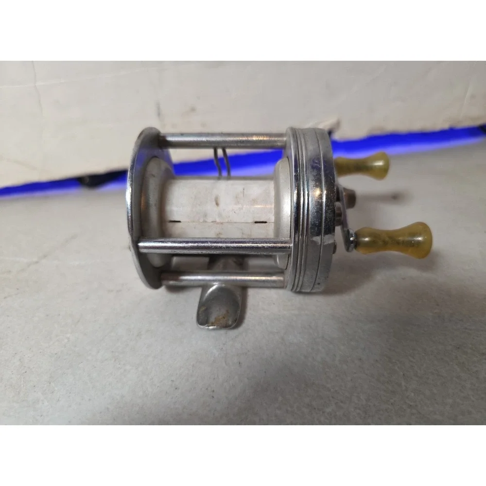 Vintage Shakespeare 1920 Wondereel Model GE Baitcasting Reel Made U.S.A. 1940s